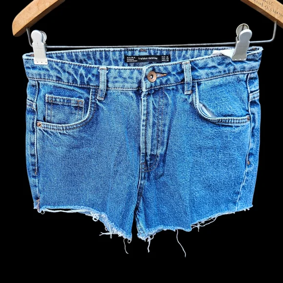 Zara Women's Distressed Blue Jean Shorts Size 4 - Picture 4 of 16